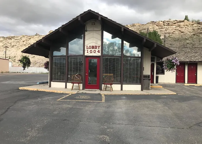Country West Of Motel *